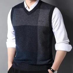 New OUKU Men's 100% Wool Sweater Vest Knit Check Pattern Plaid V Neck Knitwear Elegant School Formal Clothing Apparel Spring Fall Dark Green Light Grey S M L
