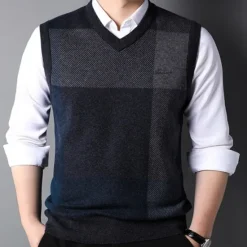 New OUKU Men's 100% Wool Sweater Vest Knit Check Pattern Plaid V Neck Knitwear Elegant School Formal Clothing Apparel Spring Fall Dark Green Light Grey S M L