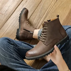 Outlet OUKU Men's Brown Faux Leather Lace-Up Ankle Boots with Brogue Detail and Rugged Sole – Classic and Durable Outdoor Style
