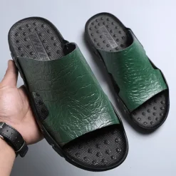 Hot OUKU Men's Casual Brown Slide Sandals with Crocodile Pattern and Durable Rubber Sole – Comfortable Outdoor Footwear for Summer, Beach and Daily Wear