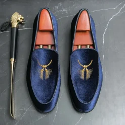 OUKU Men's Green Velvet Loafers with Gold Embroidery – Luxurious Slip-On Shoes for Formal Events and Weddings