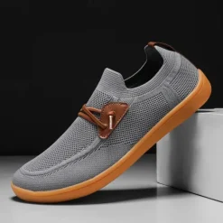 Outlet OUKU Men's Lightweight Barefoot Shoes – Breathable Casual Sneakers with Slip-On Design for Walking, Travel, and Everyday Comfort